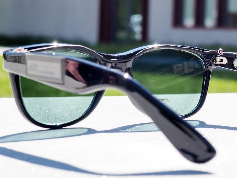 Solar store powered sunglasses