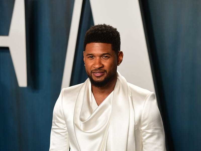 Usher poses in his underwear ahead of Super Bowl performance