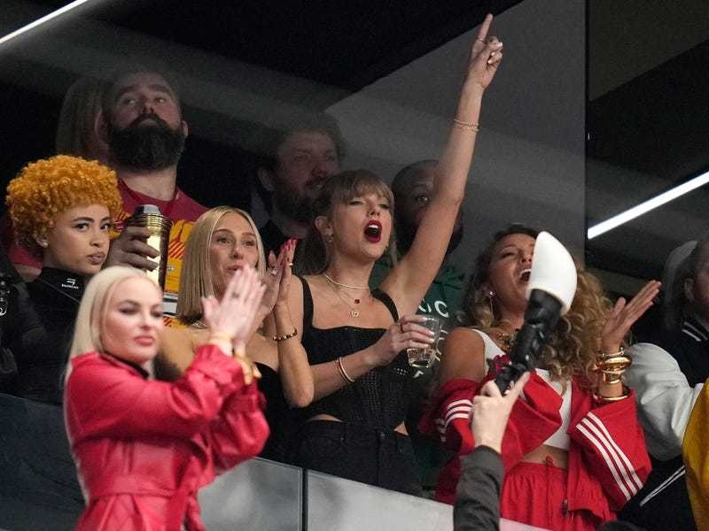 Taylor Swift leads star-studded 2024 Super Bowl - Jersey Evening Post