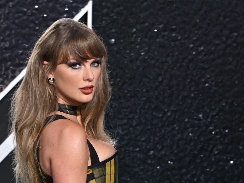 Taylor Swift donates millions to US hurricane relief efforts